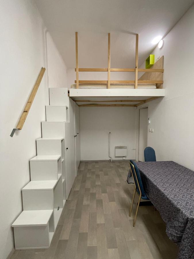 Apartment Ice